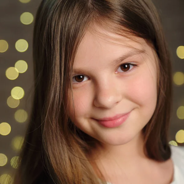 Υπέροχο Καυκάσιος Μικρό Κορίτσι Πορτρέτο Στις Διακοπές Των Χριστουγέννων — Φωτογραφία Αρχείου