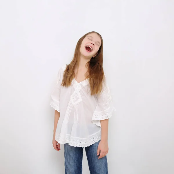 Imagem Estúdio Linda Menina Adolescente Caucasiana Emocional — Fotografia de Stock