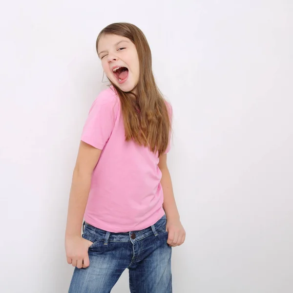 Imagem Estúdio Linda Menina Adolescente Caucasiana Emocional — Fotografia de Stock