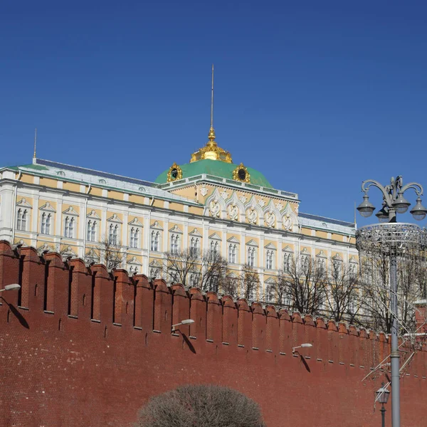 Вид Кремль Открытом Воздухе Деталях Фоне Кремлевской Набережной Солнечный День — стоковое фото