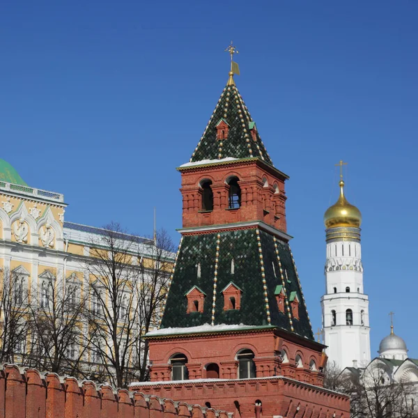 Zewnątrz Widok Kreml Szczegóły Tła Kremlevskaya Nasyp Słoneczny Dzień Wczesną — Zdjęcie stockowe