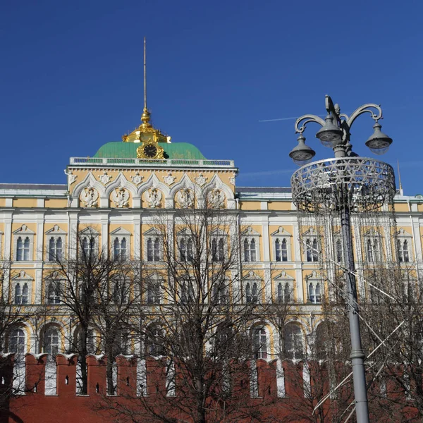 Zewnątrz Widok Kreml Szczegóły Tła Kremlevskaya Nasyp Słoneczny Dzień Wczesną — Zdjęcie stockowe