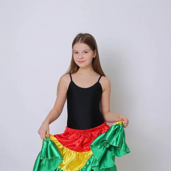 Studio Bild Vackra Kaukasiska Teen Dansare Från Afrika — Stockfoto