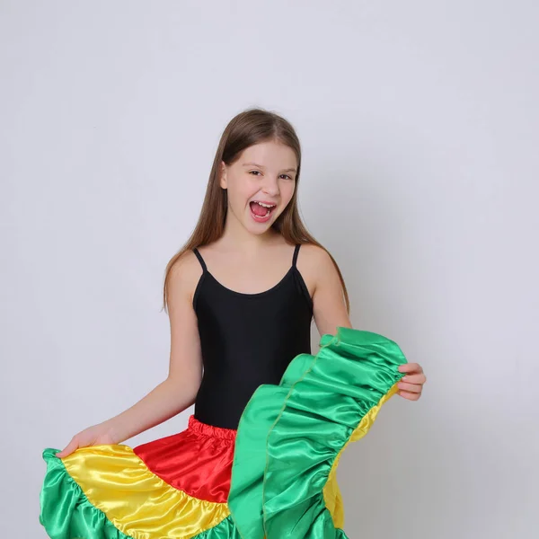 Studio Bild Vackra Kaukasiska Teen Dansare Från Afrika — Stockfoto