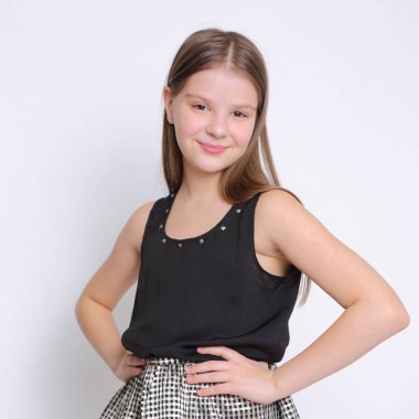 Güzel stüdyo Avrupa beyaz genç kız portresi