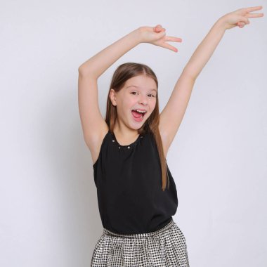 Güzel stüdyo Avrupa beyaz genç kız portresi