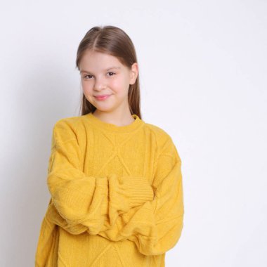 Güzel stüdyo Avrupa beyaz genç kız portresi