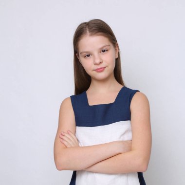 Güzel stüdyo Avrupa beyaz genç kız portresi