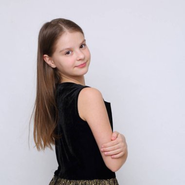 Güzel stüdyo Avrupa beyaz genç kız portresi