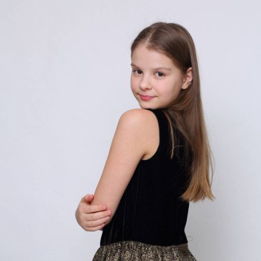 Güzel stüdyo Avrupa beyaz genç kız portresi