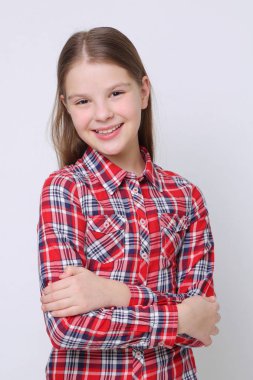 Avrupa beyaz genç kız portresi stüdyo