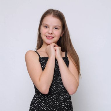 Güzel stüdyo Avrupa beyaz genç kız portresi