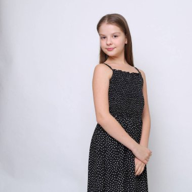 Güzel stüdyo Avrupa beyaz genç kız portresi