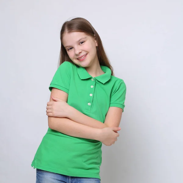 Europeu Caucasiano Adolescente Menina Está Posando Câmera Como Modelo — Fotografia de Stock