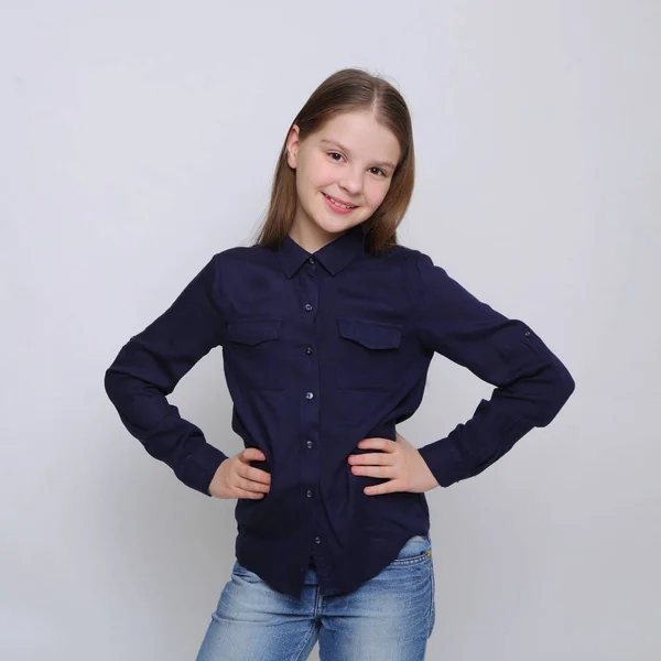 Stúdió Európai Kaukázusi Tini Lány Portréja — Stock Fotó