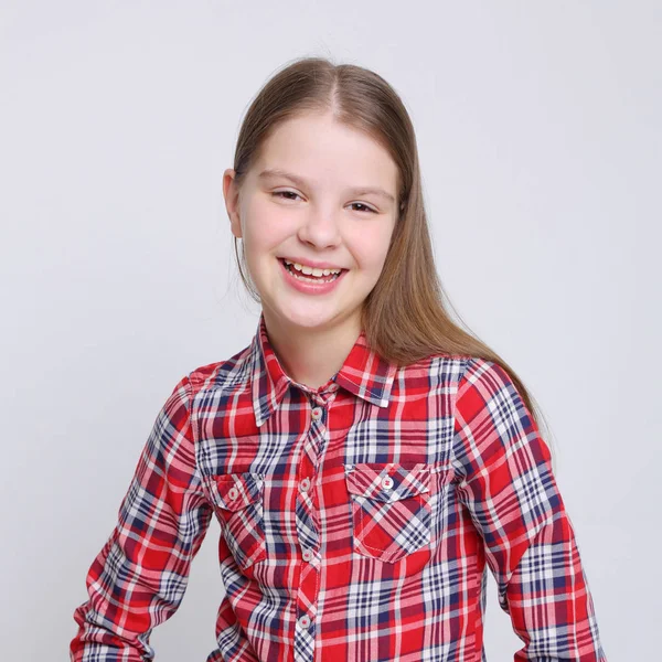 Studio Porträtt Europeiska Kaukasiska Tonåring Flicka — Stockfoto