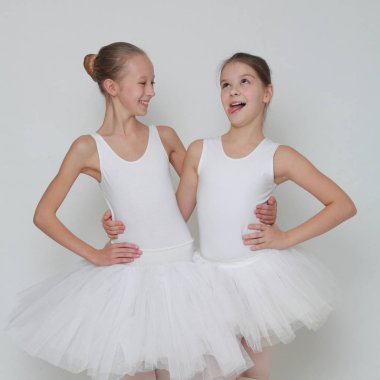 Studio poz güzel dansçılar