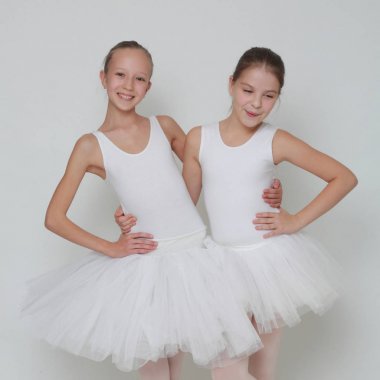 Studio poz güzel dansçılar