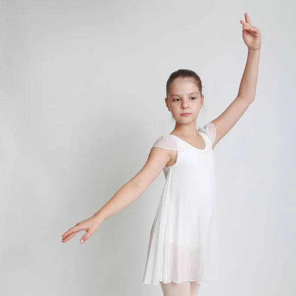 Hermosa Pequeña Bailarina Punta Estudio — Foto de Stock