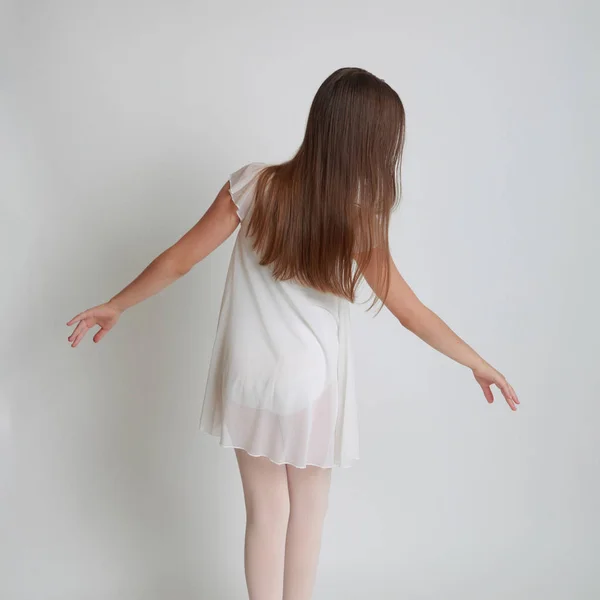 Schöne Kleine Ballerina Auf Spitze Studio — Stockfoto