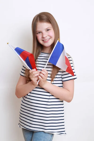 Kaukasisch Meisje Met Vlaggen Van Russische Federatie Frankrijk — Stockfoto