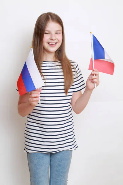 Niña Caucásica Sosteniendo Banderas Federación Rusa Francia — Foto de Stock