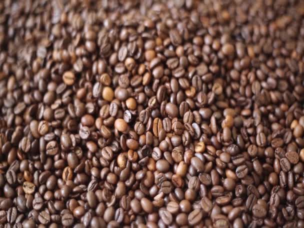 Kahverengi Kavrulmuş Kahve Çekirdeklerinin Video Klipsi Arabica Robusta Karışımıdır Basit — Stok video