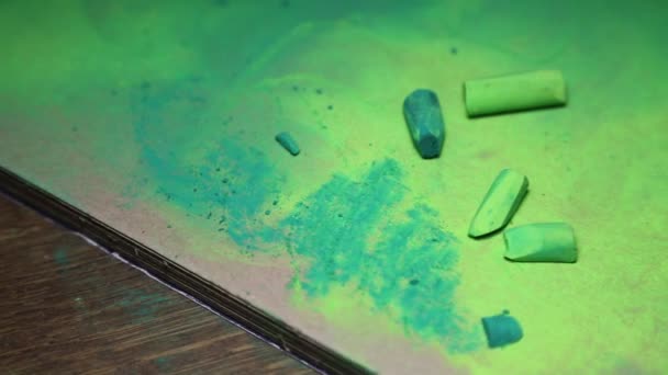 Arbetsplats Texturerad Bakgrund Konstnärsarbete Med Grön Mjuk Pasta — Stockvideo