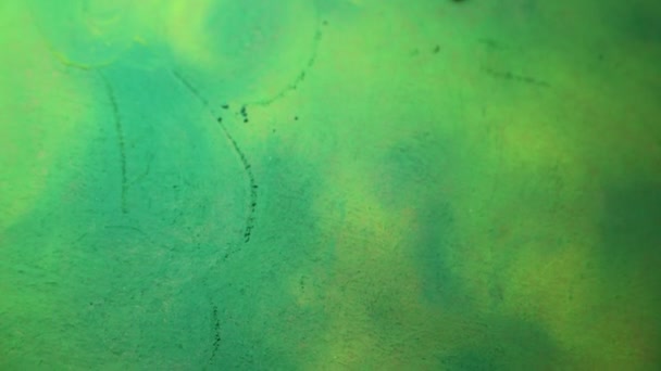 Espace de travail arrière-plan texturé. Travail d'artiste avec de la pâte molle verte 