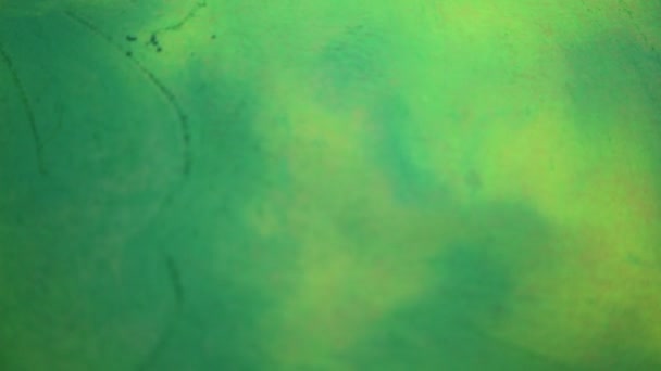 Espace de travail arrière-plan texturé. Travail d'artiste avec de la pâte molle verte 