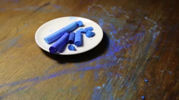 Poucos Pedaços Giz Pastel Macio Azul Materiais Profissionais Para Arte — Vídeo de Stock