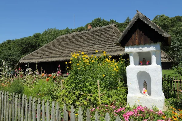 Traditionelle Holzhäuser Polen Authentische Und Historische Alte Bauernhäuser Auf Dem — Stockfoto