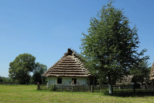 Traditionella Trähus Polen Autentiska Och Historiska Gamla Stugor Landet Etnografiska — Stockfoto