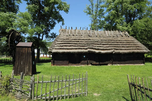 Traditionella Trähus Polen Autentiska Och Historiska Gamla Stugor Landet Etnografiska — Stockfoto