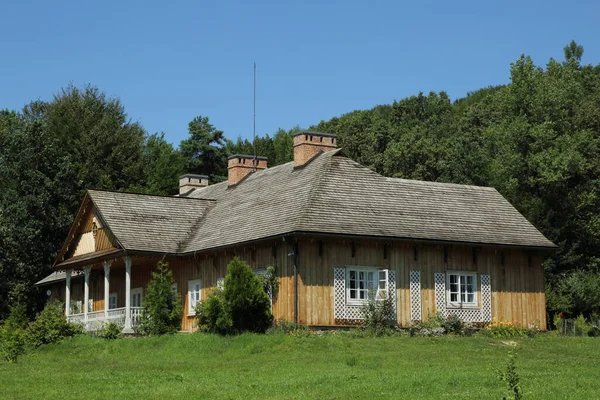 Hagyományos Faházak Lengyelországban Hiteles Történelmi Régi Házak Országban Néprajzi Épületek — Stock Fotó