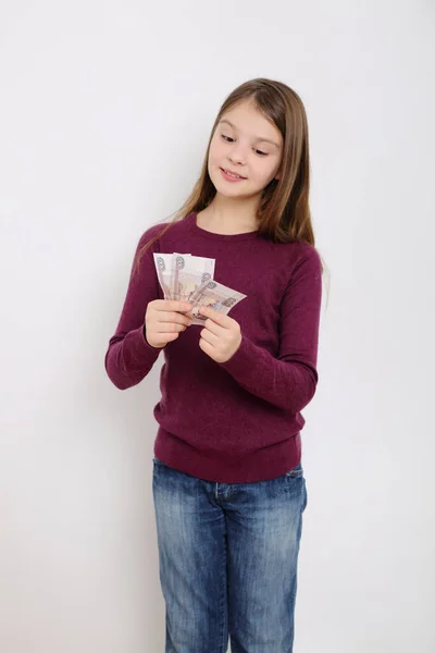 Okos Orosz Tini Lány Gazdaság Rubel Készpénz Orosz Föderáció — Stock Fotó