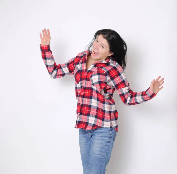 Atractiva Mujer Americana Caucásica Una Camisa Cuadros Roja Estilo Occidental —  Fotos de Stock