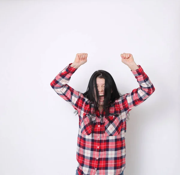 Aantrekkelijke Blanke Amerikaanse Vrouw Een Rood Geruit Shirt Westerse Stijl Rechtenvrije Stockfoto's