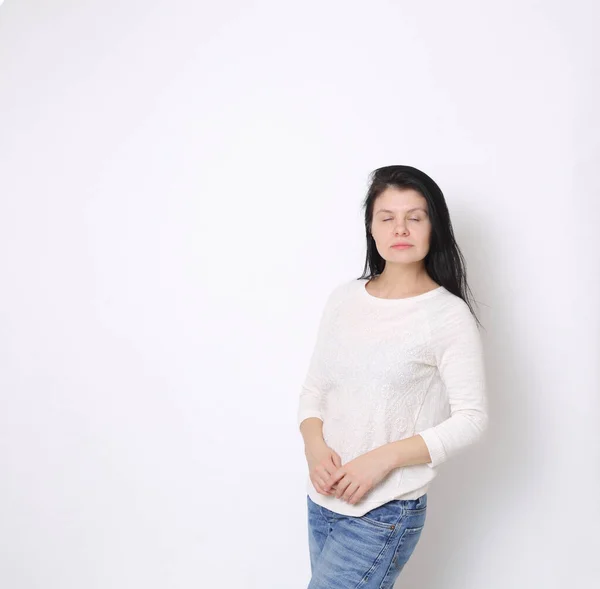 Mooie Vrouw Studio Portret Vreugdevolle Vrouw Poseren Camera — Stockfoto