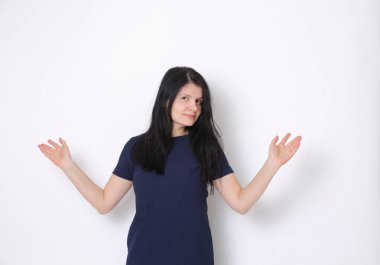 Çekici beyaz kadın stüdyo resmi