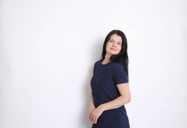 Çekici beyaz kadın stüdyo resmi