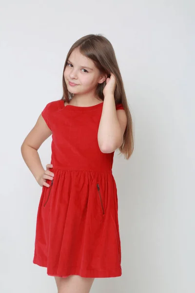 Емоційна Дівчинка Червоній Сукні — стокове фото