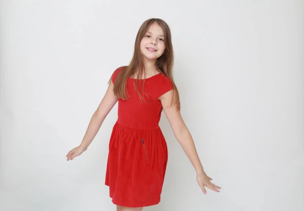 Menina Emocional Vestindo Vestido Vermelho — Fotografia de Stock