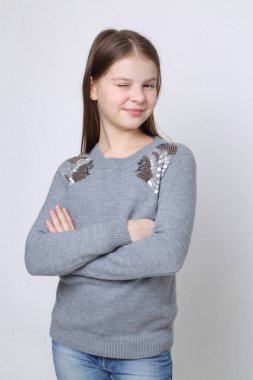 Beautirul studio Avrupa beyaz genç kız portresi