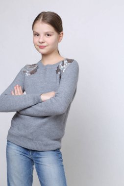 Beautirul studio Avrupa beyaz genç kız portresi