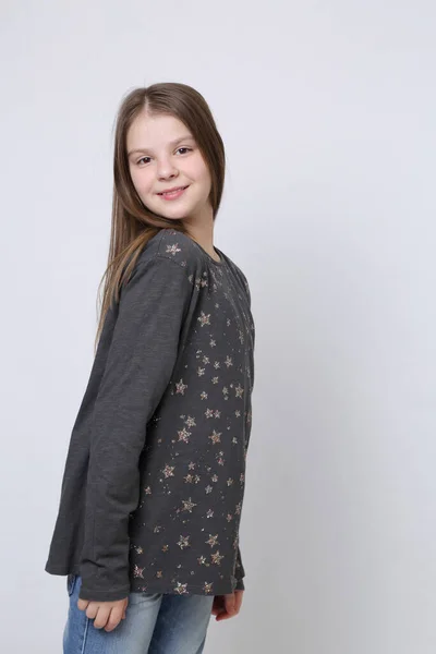 Beautirul Studio Portret Van Europese Kaukasische Tiener Meisje — Stockfoto