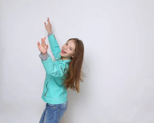 Europeu Caucasiano Adolescente Menina Posando Câmera Como Modelo Moda — Fotografia de Stock