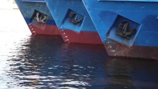 Barco Reflexión Sobre Agua — Vídeos de Stock