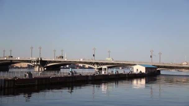 Puente Barcos San Petersburgo Rusia — Vídeos de Stock