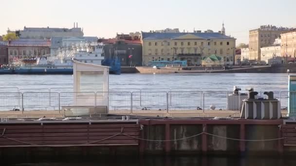 Bro Och Båtar Sankt Petersburg Ryssland — Stockvideo